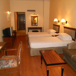 Dynasty Connecting Room